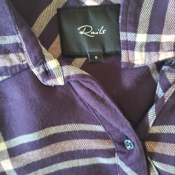 Ladies Rails button down - Picture 3 of 5